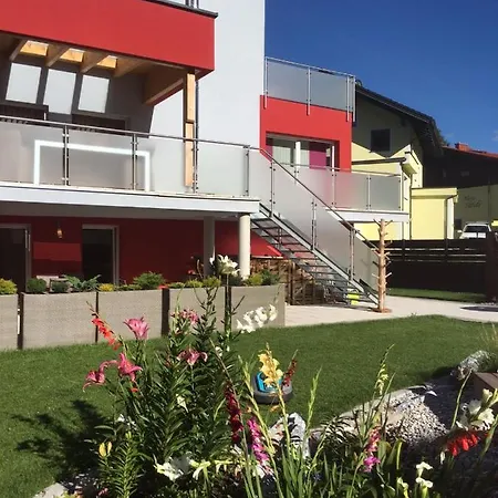 公寓式酒店 Alpine - Premium Family And Natural Swimming Pond 4*
