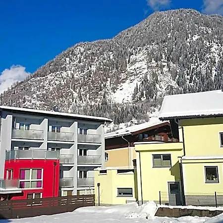 Alpine - Premium Family And Natural Swimming Pond 巴特霍夫加施泰因