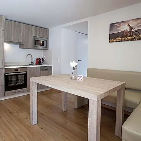 公寓式酒店 Alpine - Premium Family And Natural Swimming Pond 4*