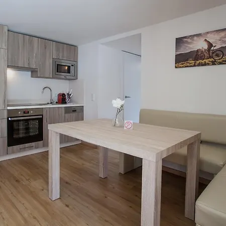 Aparthotel Alpine 3*